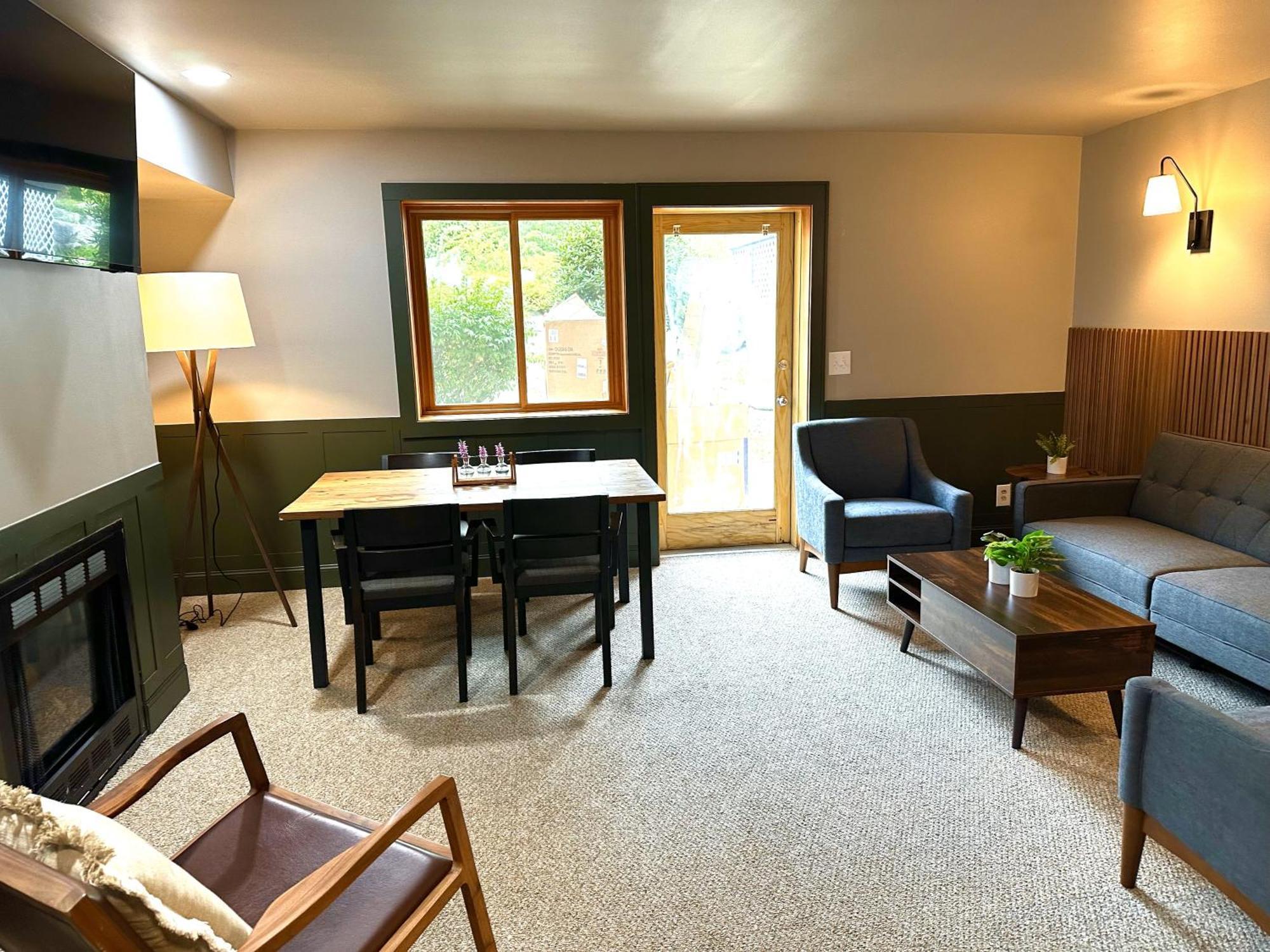 Minnewaska Lodge Gardiner